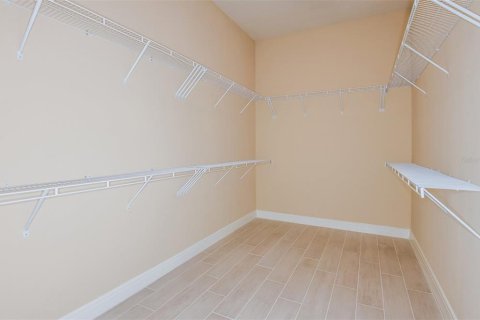 House in Spring Hill, Florida 3 bedrooms, 260.87 sq.m. № 2117912 - photo 10