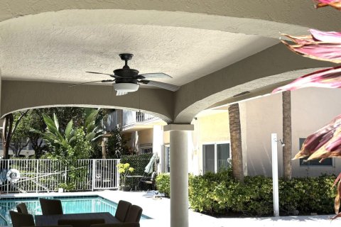 Copropriété à vendre à Pompano Beach, Floride: 2 chambres, 123.37 m2 № 2406032 - photo 3