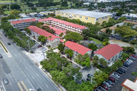 Condo à Pompano Beach, Floride, 2 chambres  № 2406032