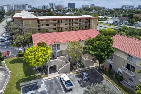 Copropriété à vendre à Pompano Beach, Floride: 2 chambres, 123.37 m2 № 2406032 - photo 5