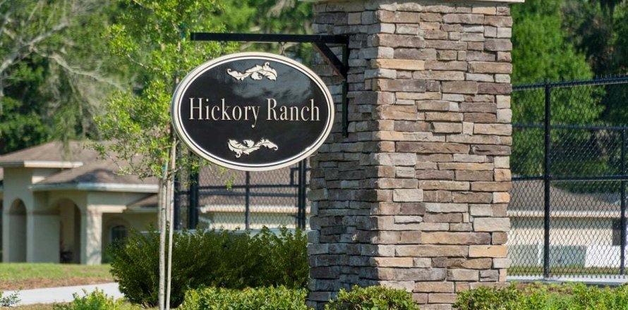 Hickory Ranch à Auburndale, Floride № 341780