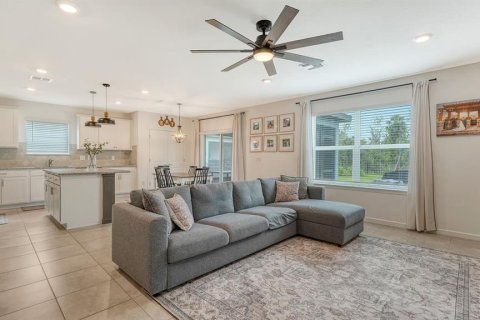 House in Parrish, Florida 4 bedrooms, 205.04 sq.m. № 1899641 - photo 3