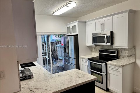 Condominio en alquiler en Doral, Florida, 2 dormitorios, 76.55 m2 № 2066089 - foto 13