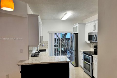 Condominio en alquiler en Doral, Florida, 2 dormitorios, 76.55 m2 № 2066089 - foto 11