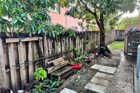 Condominio en alquiler en Doral, Florida, 2 dormitorios, 76.55 m2 № 2066089 - foto 15