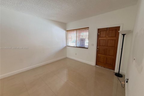 Condominio en alquiler en Doral, Florida, 2 dormitorios, 76.55 m2 № 2066089 - foto 18