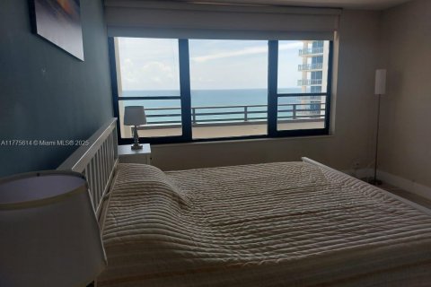 Copropriété à louer à Hollywood, Floride: 2 chambres, 110.55 m2 № 1985574 - photo 10