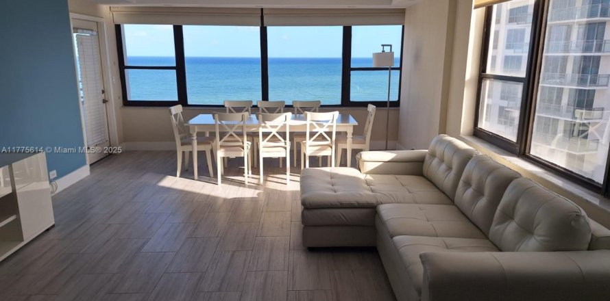 Condo à Hollywood, Floride, 2 chambres  № 1985574