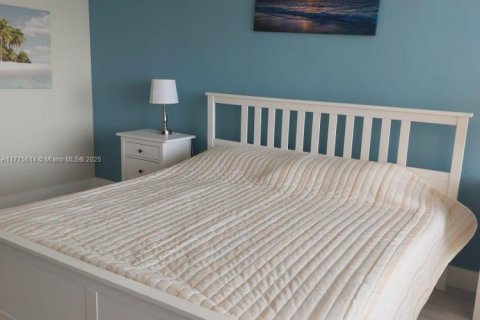 Copropriété à louer à Hollywood, Floride: 2 chambres, 110.55 m2 № 1985574 - photo 9