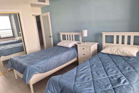 Copropriété à louer à Hollywood, Floride: 2 chambres, 110.55 m2 № 1985574 - photo 15