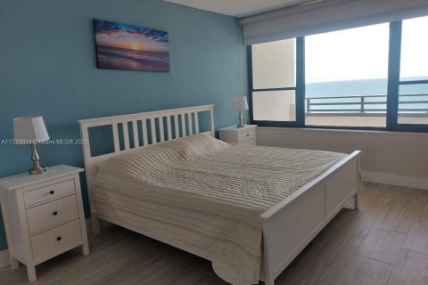 Copropriété à louer à Hollywood, Floride: 2 chambres, 110.55 m2 № 1985574 - photo 11