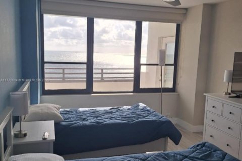 Copropriété à louer à Hollywood, Floride: 2 chambres, 110.55 m2 № 1985574 - photo 14