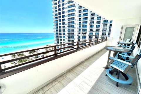 Copropriété à louer à Hollywood, Floride: 2 chambres, 110.55 m2 № 1985574 - photo 5