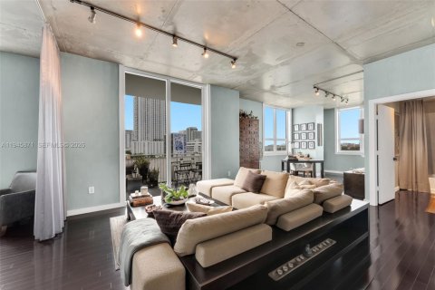 Кондоминиум с 2 спальнями в Майами, Флорида № 2001891