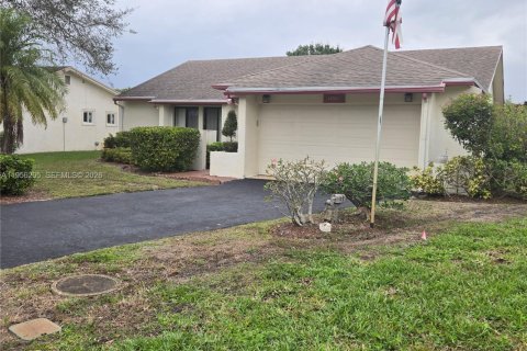 House in Boca Raton, Florida 2 bedrooms, 157.66 sq.m. № 2011936