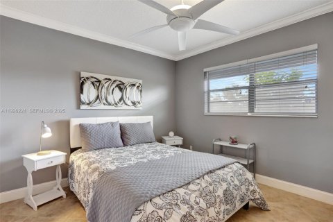 Condominio en venta en Lauderdale Lakes, Florida, 2 dormitorios, 87.7 m2 № 1984705 - foto 3