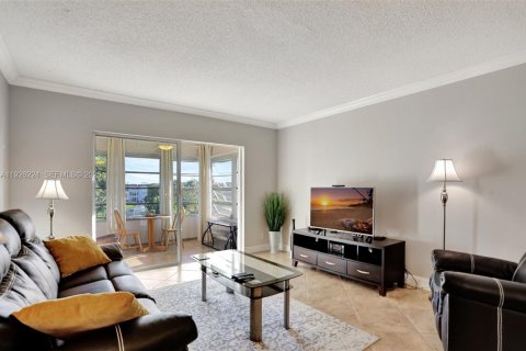 Condominio en venta en Lauderdale Lakes, Florida, 2 dormitorios, 87.7 m2 № 1984705 - foto 13