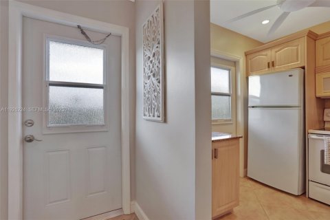 Condominio en venta en Lauderdale Lakes, Florida, 2 dormitorios, 87.7 m2 № 1984705 - foto 7