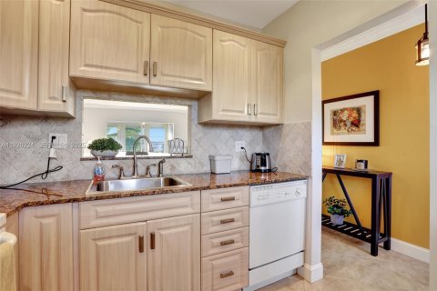 Condominio en venta en Lauderdale Lakes, Florida, 2 dormitorios, 87.7 m2 № 1984705 - foto 8