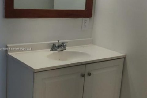 Copropriété à louer à Miami, Floride: 1 chambre, 76.74 m2 № 1891579 - photo 11