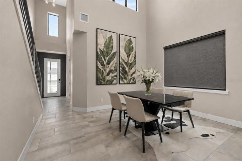 House in Orlando, Florida 4 bedrooms, 274.99 sq.m. № 2100691 - photo 6