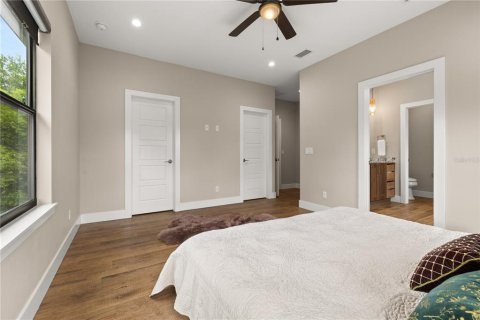 House in Orlando, Florida 4 bedrooms, 274.99 sq.m. № 2100691 - photo 25