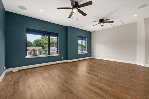 House in Orlando, Florida 4 bedrooms, 274.99 sq.m. № 2100691 - photo 23