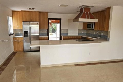 Купить виллу или дом в Майами, Флорида 4 спальни, 199м2, № 1990311 - фото 9