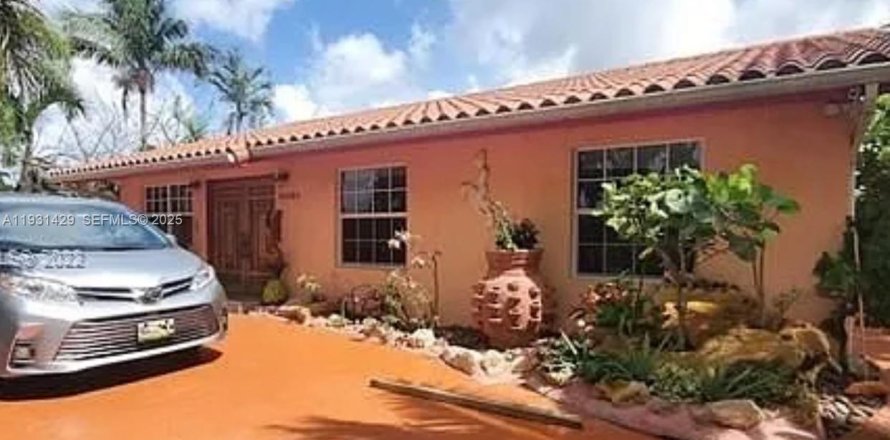 Дом в Майами, Флорида 4 спальни, 199м2 № 1990311