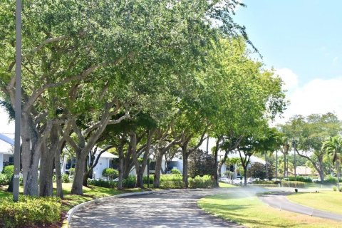 Снять в аренду кондоминиум в Делрей-Бич, Флорида 2 спальни, 120.4м2, № 1208647 - фото 1