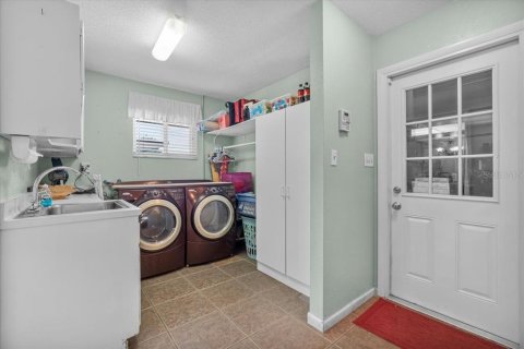 House in Lakeland, Florida 3 bedrooms, 242.66 sq.m. № 1913696 - photo 25