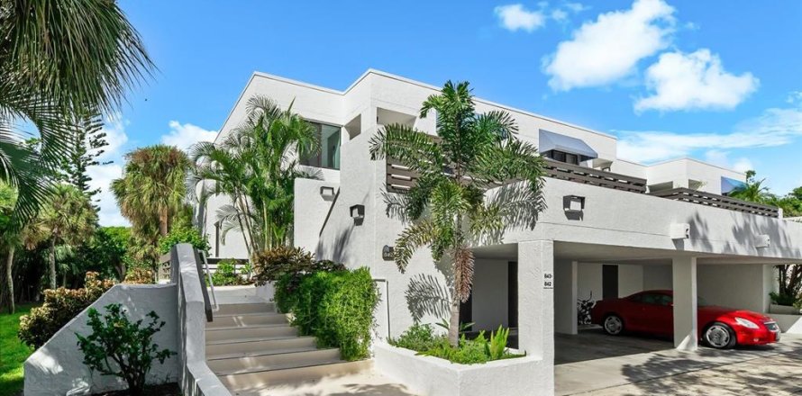 Condo in Longboat Key, Florida, 2 bedrooms  № 2375695