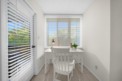 Condo in Longboat Key, Florida, 2 bedrooms  № 2375695 - photo 19