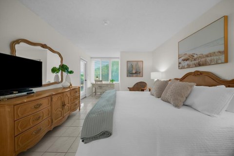 Condo in Longboat Key, Florida, 2 bedrooms  № 2375695 - photo 22