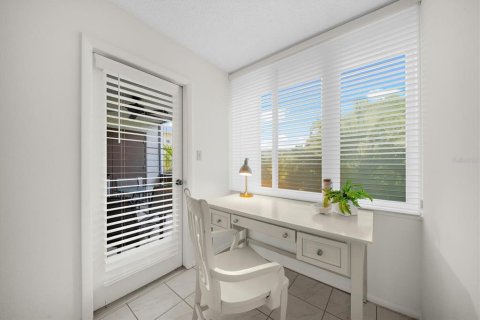 Condo in Longboat Key, Florida, 2 bedrooms  № 2375695 - photo 20