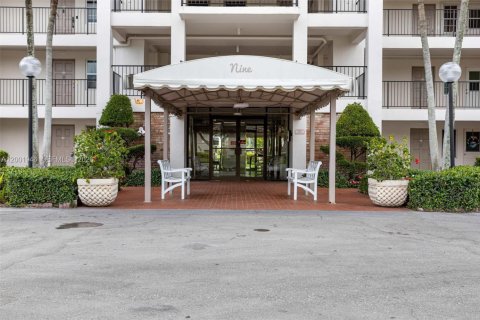 Copropriété à vendre à Pompano Beach, Floride: 2 chambres, 102.19 m2 № 2067836 - photo 20