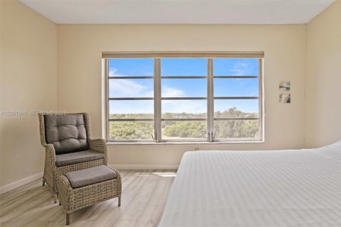 Copropriété à vendre à Pompano Beach, Floride: 2 chambres, 102.19 m2 № 2067836 - photo 7