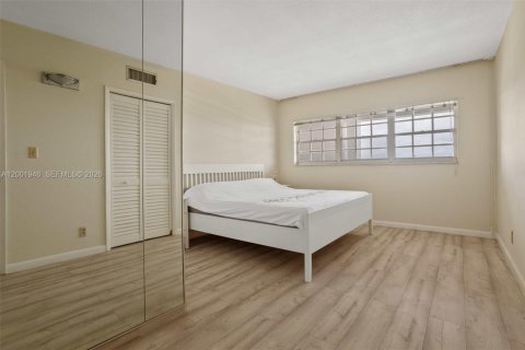 Copropriété à vendre à Pompano Beach, Floride: 2 chambres, 102.19 m2 № 2067836 - photo 11