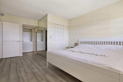 Copropriété à vendre à Pompano Beach, Floride: 2 chambres, 102.19 m2 № 2067836 - photo 13