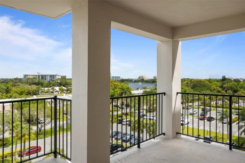 Copropriété à vendre à Pompano Beach, Floride: 2 chambres, 102.19 m2 № 2067836 - photo 19