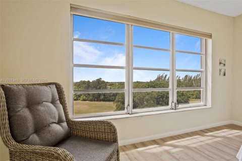 Copropriété à vendre à Pompano Beach, Floride: 2 chambres, 102.19 m2 № 2067836 - photo 9