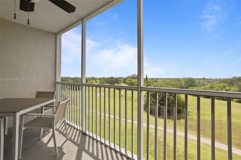 Copropriété à vendre à Pompano Beach, Floride: 2 chambres, 102.19 m2 № 2067836 - photo 5