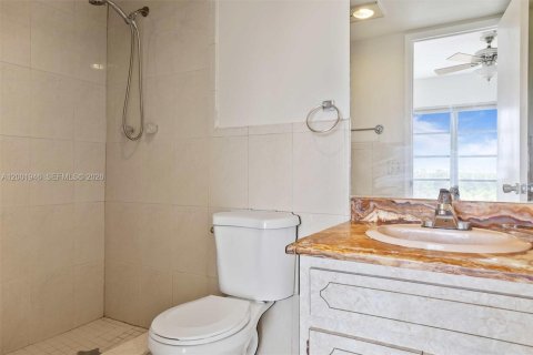 Copropriété à vendre à Pompano Beach, Floride: 2 chambres, 102.19 m2 № 2067836 - photo 10