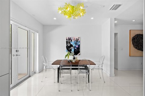 Купить виллу или дом в Майами-Бич, Флорида 5 спален, 369.75м2, № 1951555 - фото 3