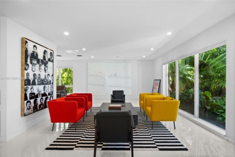 Купить виллу или дом в Майами-Бич, Флорида 5 спален, 369.75м2, № 1951555 - фото 6