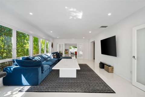 Купить виллу или дом в Майами-Бич, Флорида 5 спален, 369.75м2, № 1951555 - фото 17