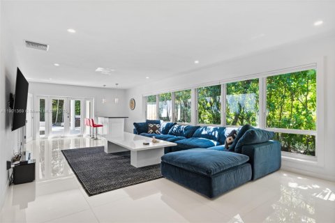 Купить виллу или дом в Майами-Бич, Флорида 5 спален, 369.75м2, № 1951555 - фото 4