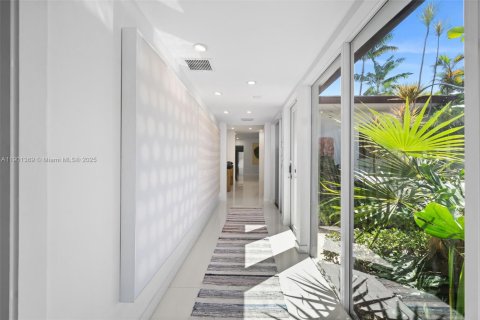 Купить виллу или дом в Майами-Бич, Флорида 5 спален, 369.75м2, № 1951555 - фото 11