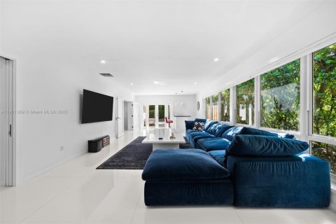 Купить виллу или дом в Майами-Бич, Флорида 5 спален, 369.75м2, № 1951555 - фото 18