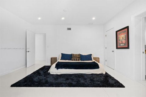 Купить виллу или дом в Майами-Бич, Флорида 5 спален, 369.75м2, № 1951555 - фото 13